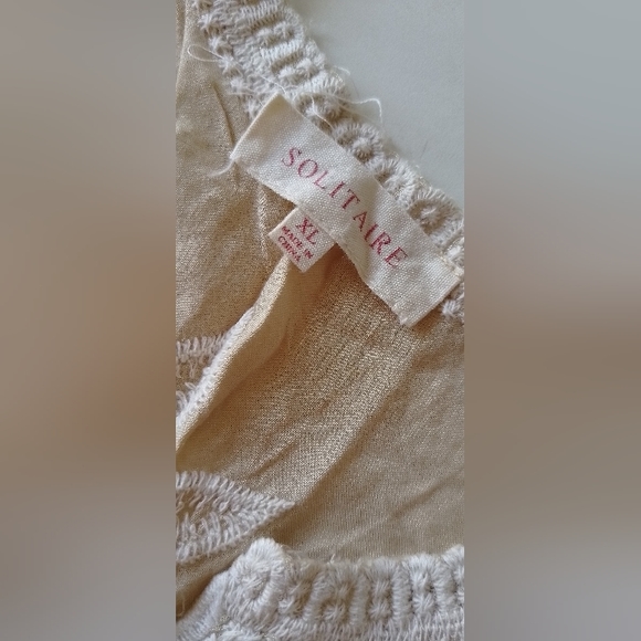 Embroidered blouse - Picture 5 of 7